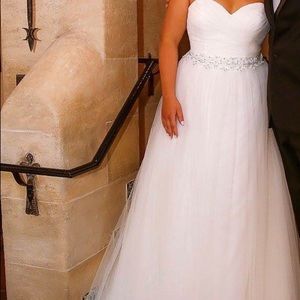 David’s Bridal Stunning Wedding Gown